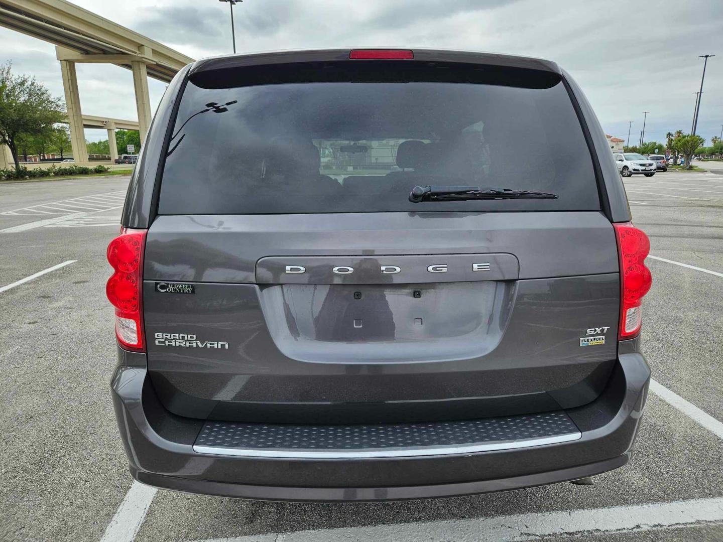 2015 Black Dodge Grand Caravan (2C4RDGCG2FR) , located at 5005 Telephone Rd., Houston, TX, 77087, (713) 641-0980, 29.690666, -95.298683 - Photo#5